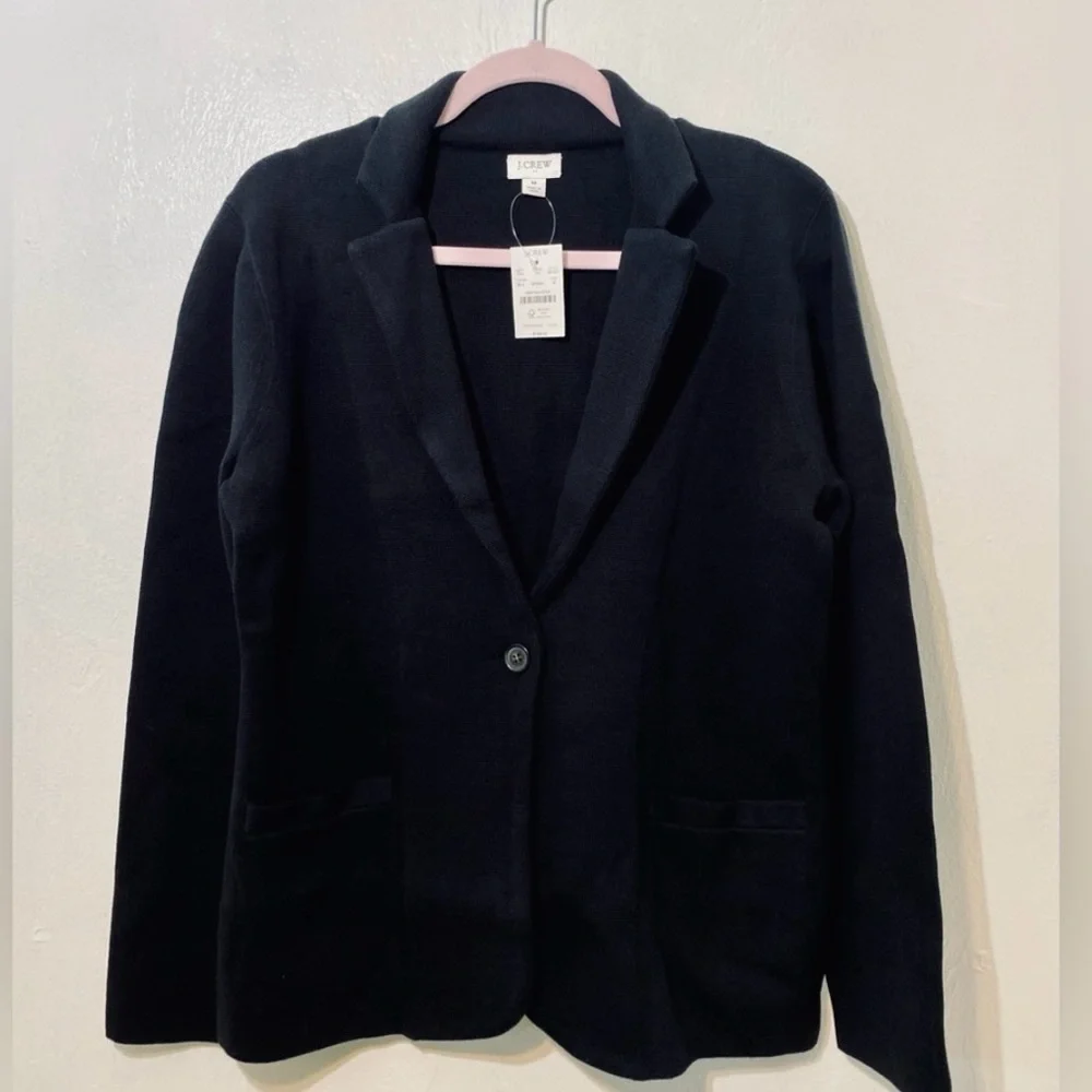 NWT J.Crew Factory 100% cotton blazer in classic black.Has 2 pockets.Size M